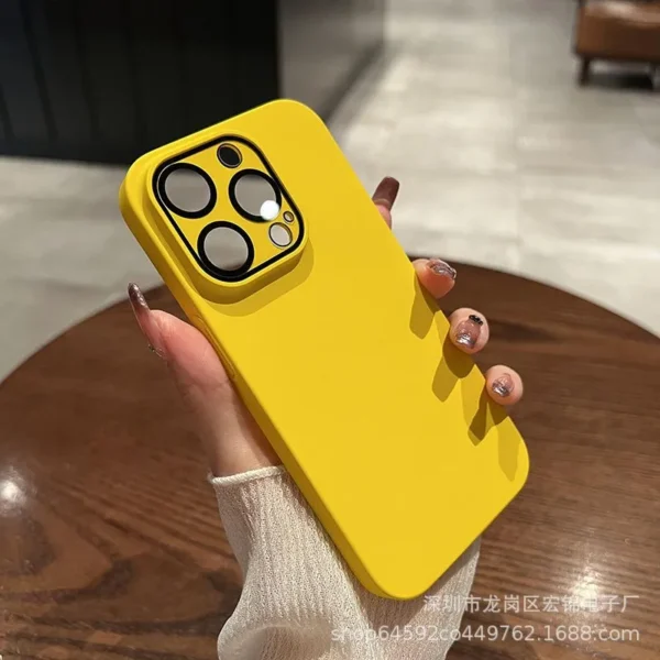 iPhone带镜头膜手机壳