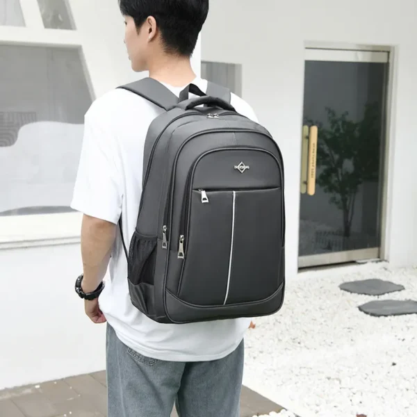 男士多隔层收纳商务电脑包
