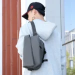 大容量轻便时尚胸包