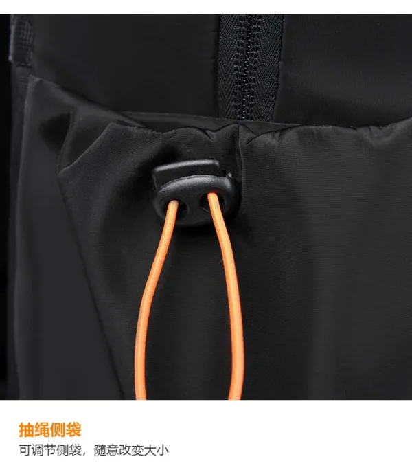 简约休闲双肩包